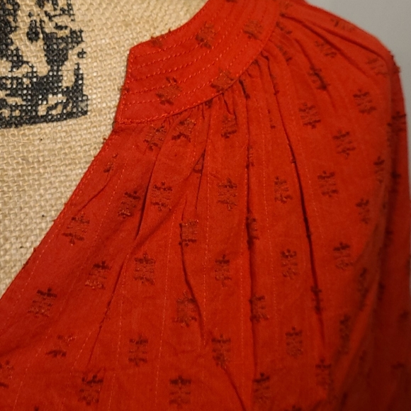 Red blouse - Picture 3 of 6